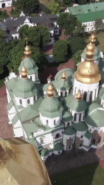 Kyiv. Ukrayna: Kyiv 'deki Aziz Sophias Katedrali. Dikey video