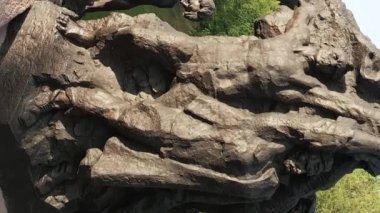 Kiev, Ukrayna: Babi Yar. Yahudilerin toplu katliamı anısına. Dikey video