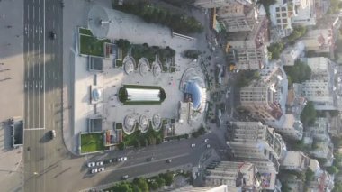 Kyiv, Ukrayna: Independence Square, Meydan. Dikey video