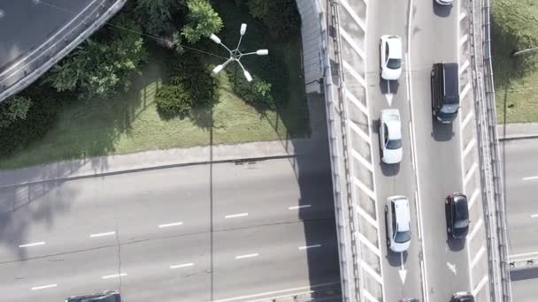 Kiev. Oekraïne: wegkruising. Luchtfoto 's. Verticale video — Stockvideo