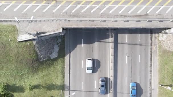 Kiev. Ucraina: svincolo stradale. Vista aerea. Video verticale — Video Stock
