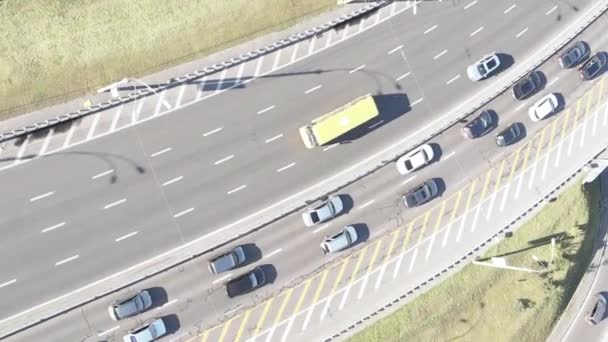 Kiev. Ucrania: cruce de carreteras. Vista aérea. Vídeo vertical — Vídeos de Stock