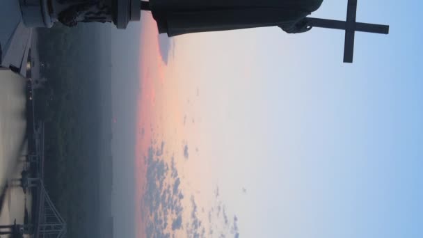 Vídeo vertical Monumento a Vladímir el Grande al amanecer. Kiev, Ucrania — Vídeo de stock