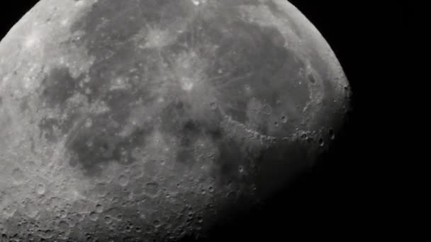 Ay 'a yakın çekim. Uydu gezegeni. Dikey video — Stok video