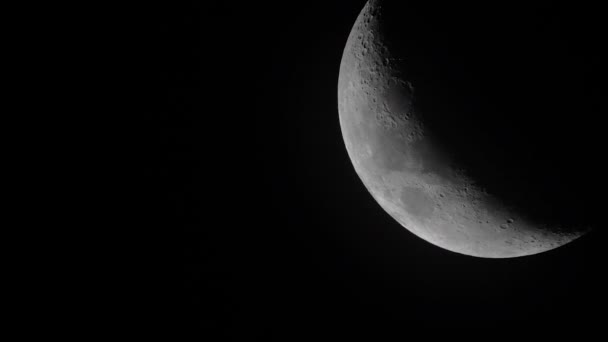 Gros plan sur la lune. Le satellite planétaire. Vidéo verticale — Video