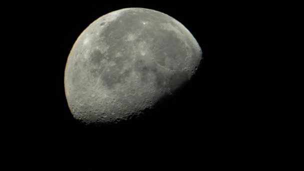 Gros plan sur la lune. Le satellite planétaire. Vidéo verticale — Video