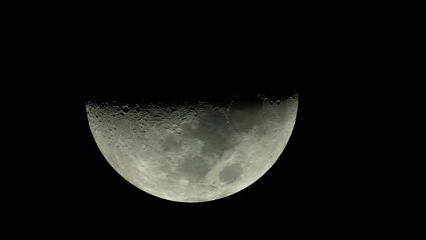 Mond aus nächster Nähe. Satellit Planet. Vertikales Video — Stockvideo