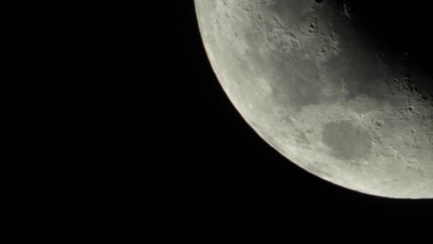 Primer plano de la Luna. Planeta satélite. Vídeo vertical — Vídeos de Stock