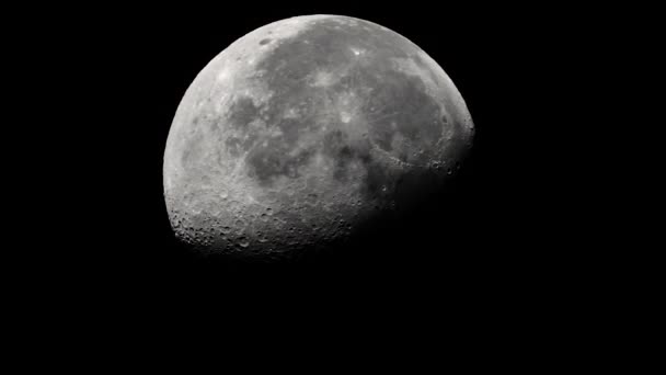 Księżyc z bliska. Satelita planety. Pionowe wideo — Wideo stockowe