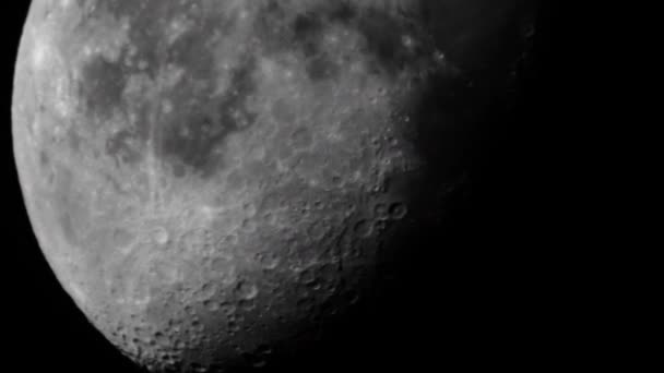 Månen närbild. Planetsatellit. Vertikal video — Stockvideo
