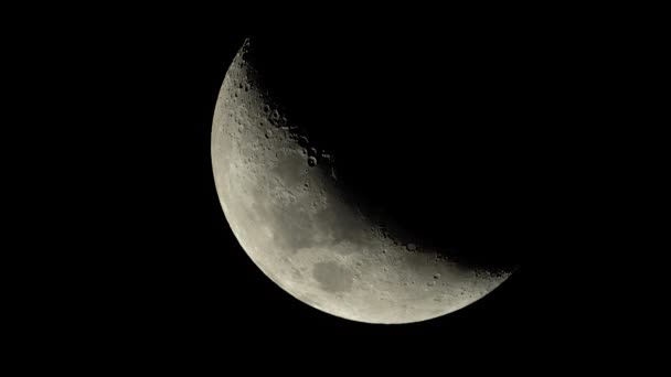 Luna se apropie. Satelitul planetei. Video vertical — Videoclip de stoc