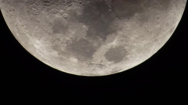 Primer plano de la Luna. Planeta satélite. Vídeo vertical — Vídeos de Stock