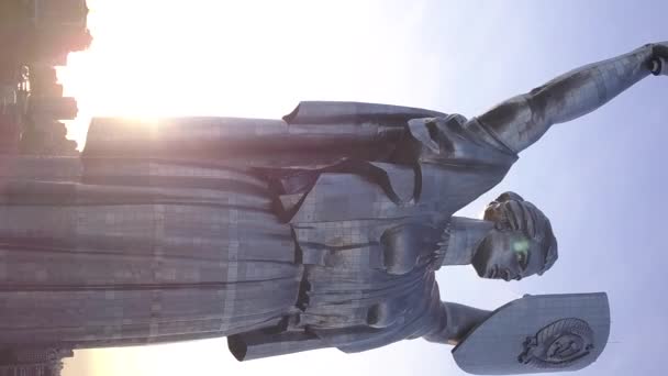 Kiev, Ucraina Monumento alla Patria. Video verticale — Video Stock