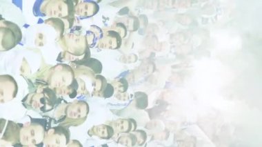 Maç boyunca stadyumdaki taraftarlar. Dikey video