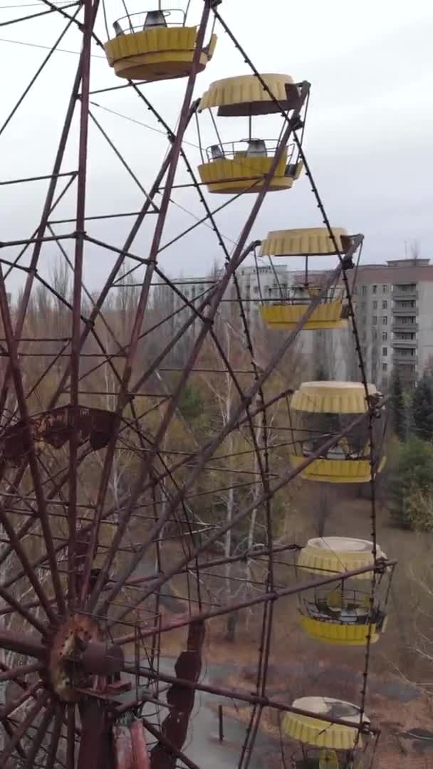 Sperrzone Tschernobyl. Pripjat. Vertikales Video — Stockvideo