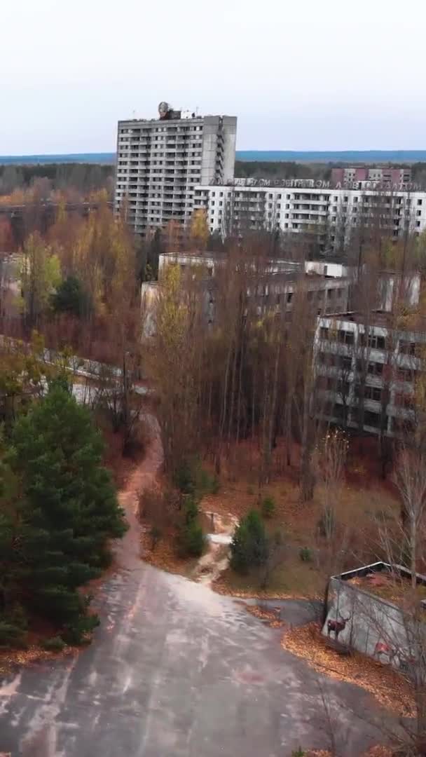 Csernobili Kizárási Zóna. Pripyat vagyok. Függőleges videó — Stock videók