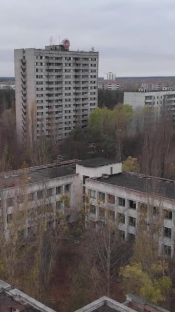 Zona de exclusión de Chernobyl. Pripyat. Vídeo vertical — Vídeo de stock