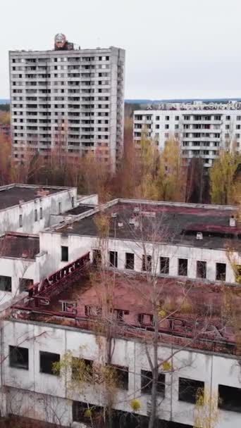 Zone d'exclusion de Tchernobyl. Pripyat. Vidéo verticale — Video