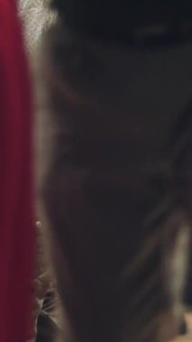 İnsanlar tango yapar Dikey video