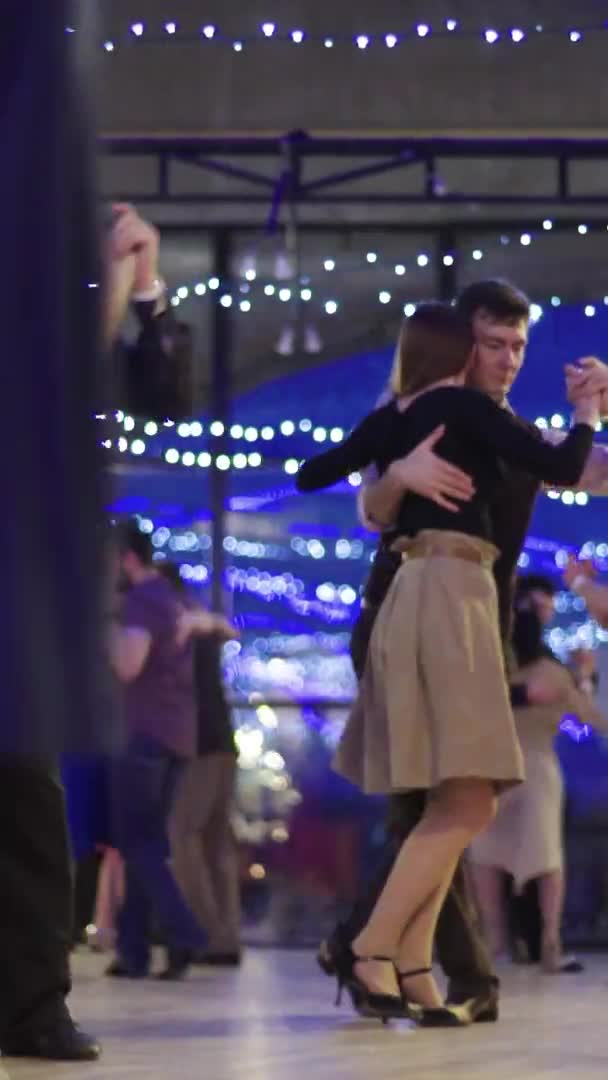People dancers dance tango Vertical video — Stock Video