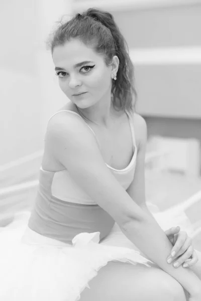 Black and white photo of flexible slender young girl ballerina. BW — Photo