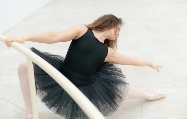 Beautiful flexible slender young girl ballerina. Ballet — Stock Photo, Image