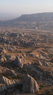 Cappadocia Dikey Görüntü Yavaş Çekimde Balonlar