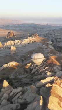 Cappadocia Dikey Görüntü Yavaş Çekimde Balonlar