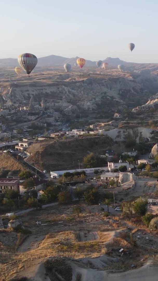Воздушные шары в Каппадокии — стоковое видео