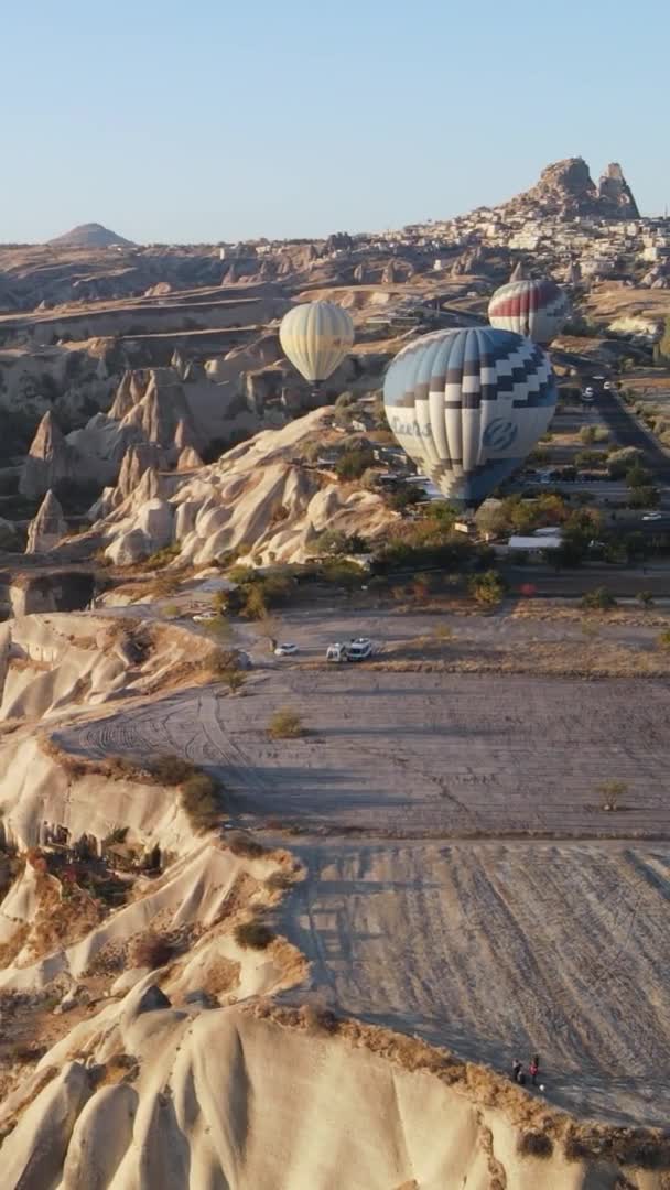 Cappadocia垂直视频慢动作中的气球 — 图库视频影像