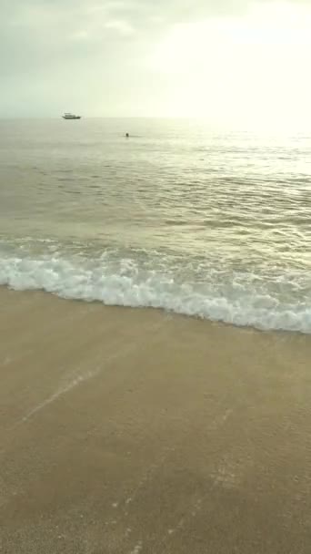 Seascape on the beach near the coast in Turkey Vertical video — Stock Video