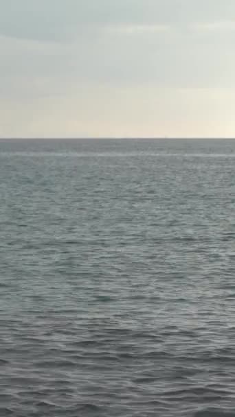 Mar aguas superficiales paisaje marino del mar Mediterráneo Vídeo vertical — Vídeos de Stock