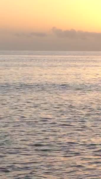 Mar aguas superficiales paisaje marino del mar Mediterráneo Vídeo vertical — Vídeo de stock