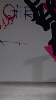 Platwalk Dikey Videoda Model