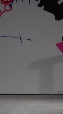 Platwalk Dikey Videoda Model