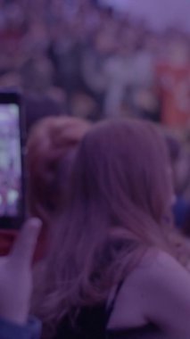 Platwalk Dikey Videoda Model