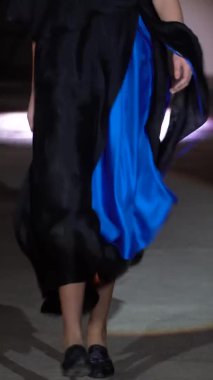 Platwalk Dikey Videoda Model