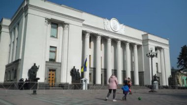 Ukrayna 'nın siyasi sembolü parlamento binası Verkhovna Rada' dır.