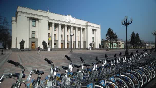 Το πολιτικό σύμβολο της Ουκρανίας είναι το κτίριο του Κοινοβουλίου - Verkhovna Rada — Αρχείο Βίντεο