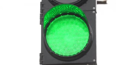 Yoldaki trafik ışığı trafiği düzenler