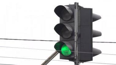 Yoldaki trafik ışığı trafiği düzenler