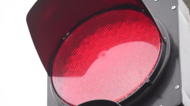 Yoldaki trafik ışığı trafiği düzenler