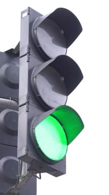 Yoldaki bir trafik ışığının dikey videosu