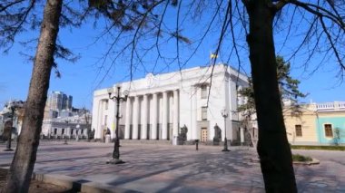 Kyiv 'deki Ukrayna Parlamentosu binası - Verkhovna Rada, ağır çekim