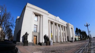 Kyiv 'deki Ukrayna Parlamentosu binası - Verkhovna Rada, ağır çekim