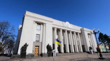 Kyiv 'deki Ukrayna Parlamentosu binası - Verkhovna Rada, ağır çekim