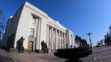Kyiv 'deki Ukrayna Parlamentosu binası - Verkhovna Rada, ağır çekim