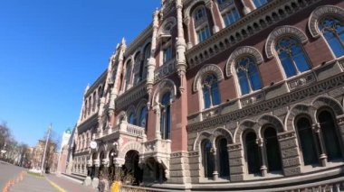 Ukrayna Merkez Bankası 'nın Kyiv' deki binası, ağır çekim
