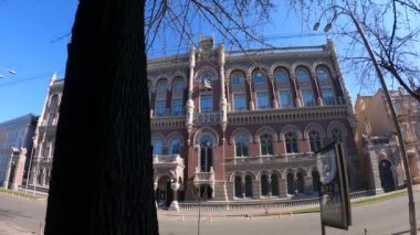 Ukrayna Merkez Bankası 'nın Kyiv' deki binası, ağır çekim