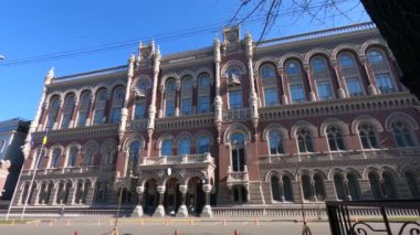 Ukrayna Merkez Bankası 'nın Kyiv' deki binası, ağır çekim